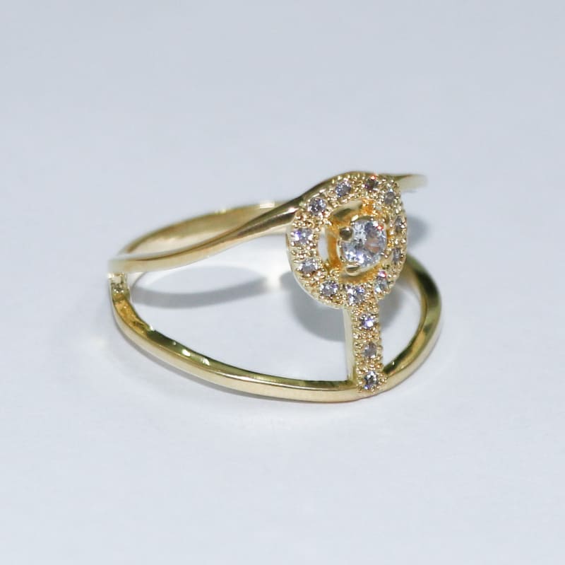 ANEL CRAVEJADO DE ZIRCÔNIAS