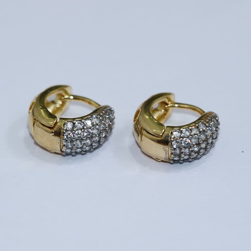 BRINCO LINHA LUXO ARGOLA 5 FILEIRAS ZIRCÔNIAS FRONTAL