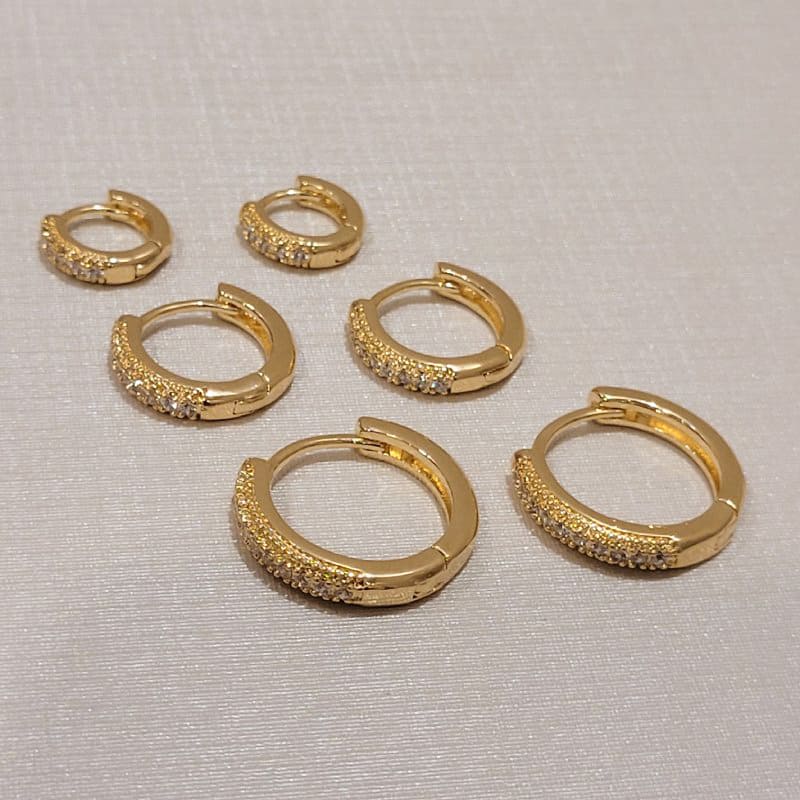 BRINCO TRIO ARGOLINHA CRAVEJADAS REDONDO CRISTAL (10MM, 14MM E 18MM)